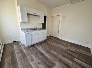 441 West St #1F, Bristol, CT 06010