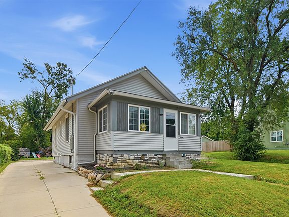 2nd image of 1625 22nd St