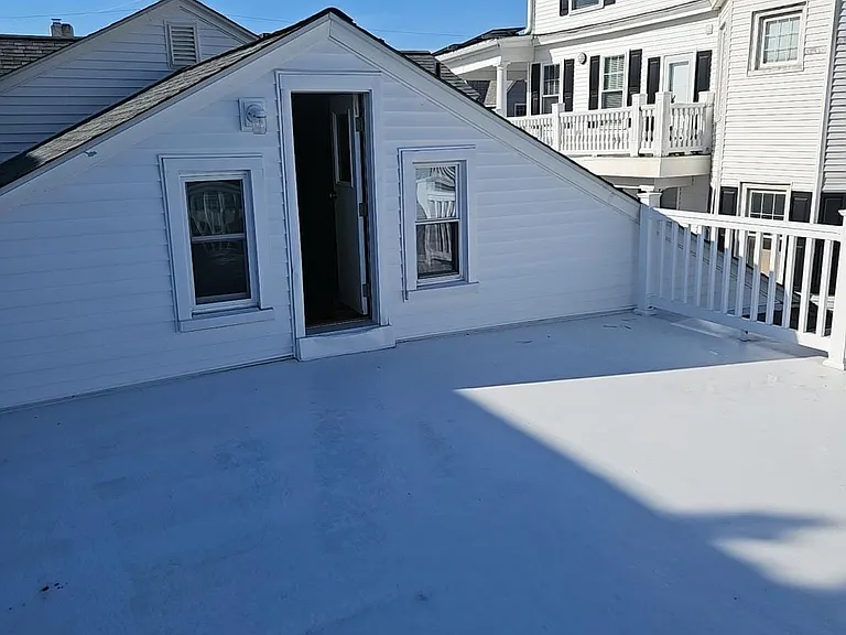 107 S Dover Ave — Photo 16