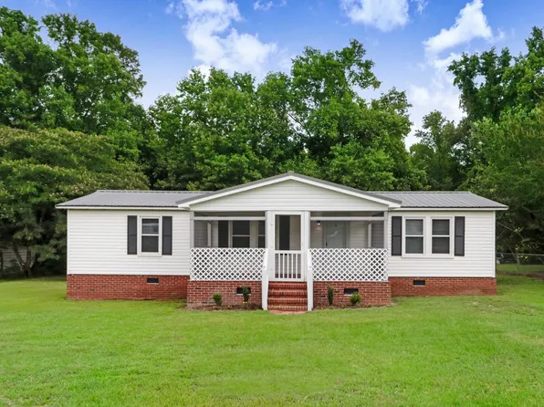 104 Barrier Pl, Pikeville, NC 27863