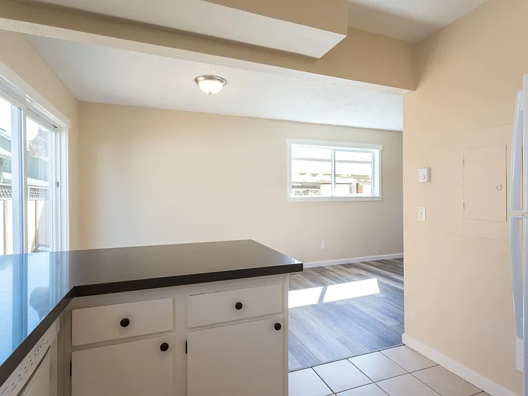 7852 SE 21st Ave — Photo 9