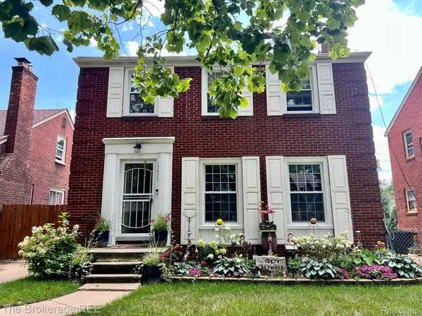 15474 Seymour St, Detroit, MI 48205