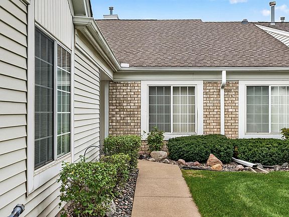 3rd image of 9254 Prairieview Trl N
