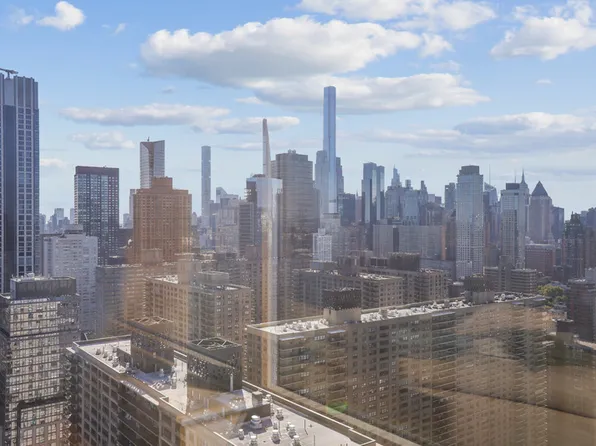 220 Riverside Boulevard image 11 of 28