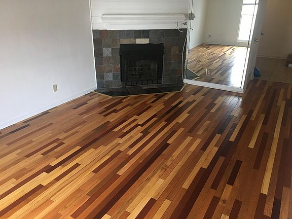 3rd image of 925 Green St