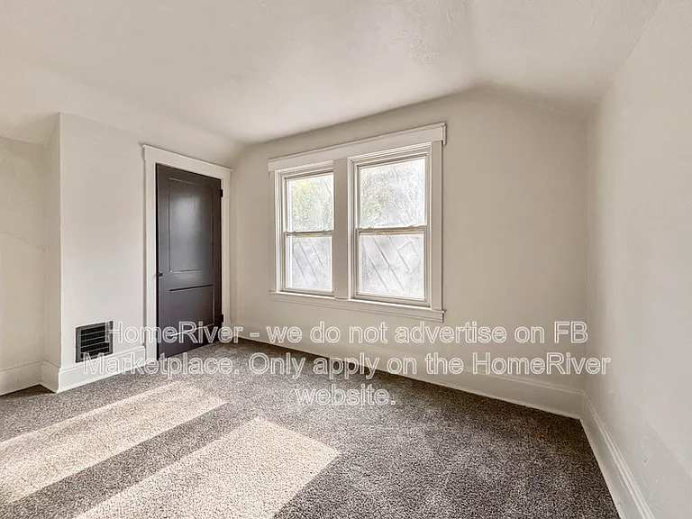302 Mathews Ave — Photo 8