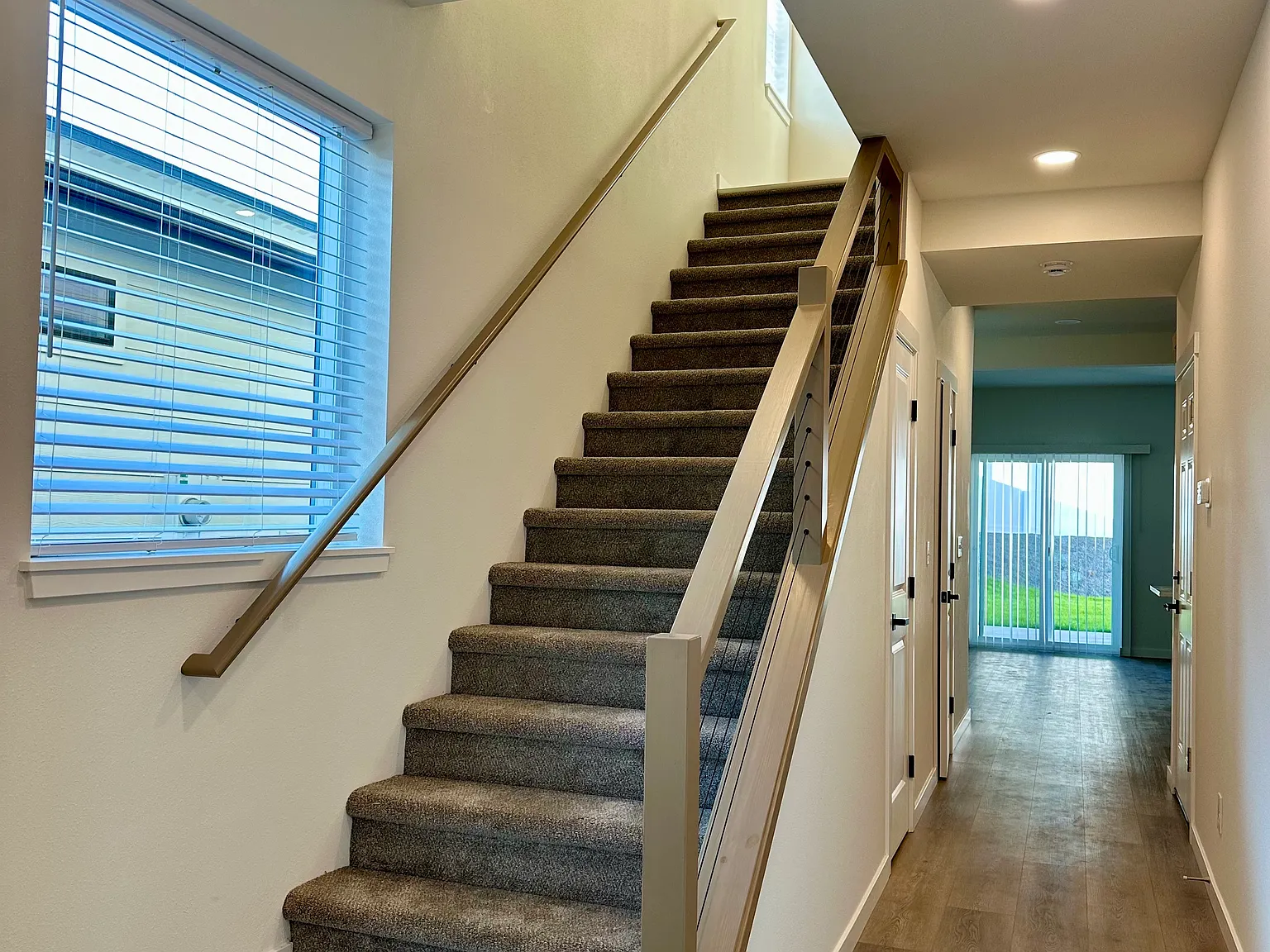 3 bed, 2.5 bath, 1500 sqft, $2,300 — Photo 3