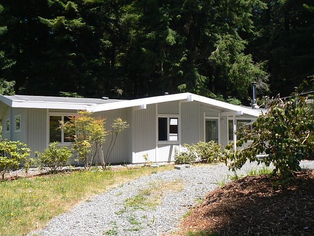 Private redwood setting 