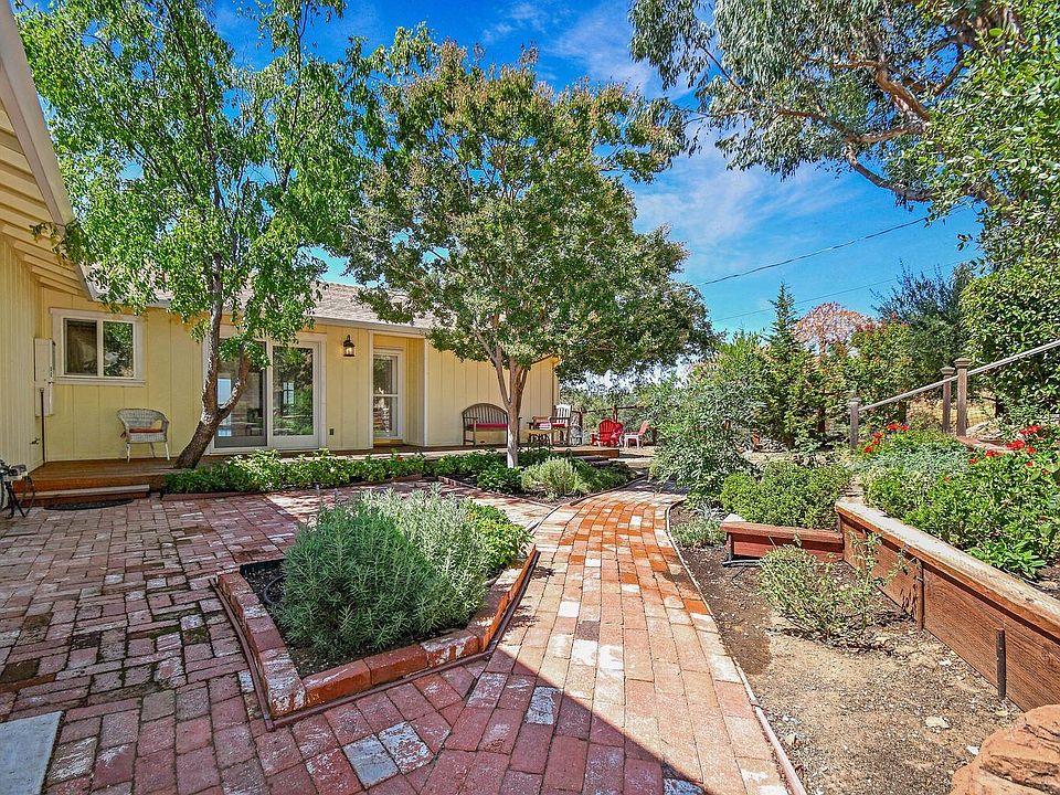 1st image of 8935 Butte Mountain Ln W