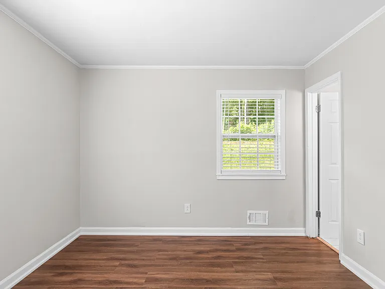 1380 Plaza Ave SW — Photo 10