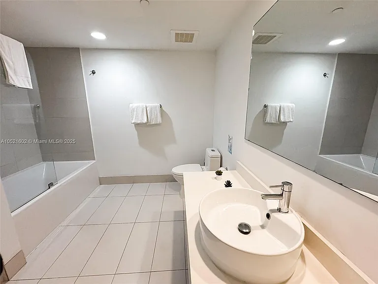 2600 E Hallandale Beach Blvd #3104 — Photo 17