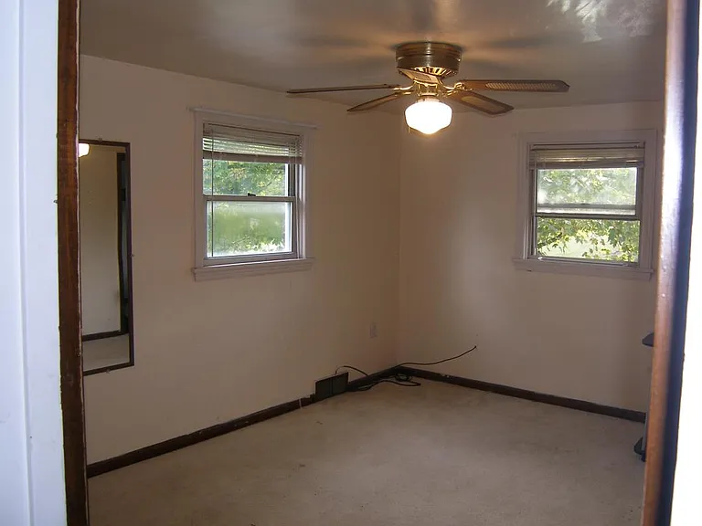 5357 Brownsville Rd — Photo 10