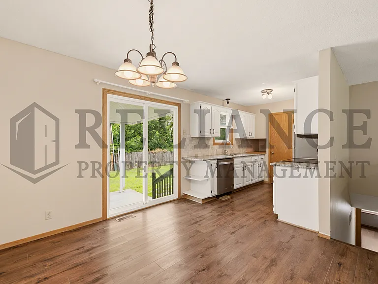 516 N Lakeside Dr — Photo 21