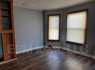 3505 Rockingham Rd, Davenport, IA 52802