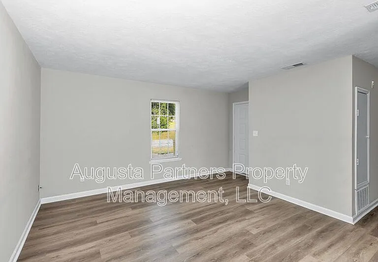 2114 Vandivere Rd #B — Photo 3