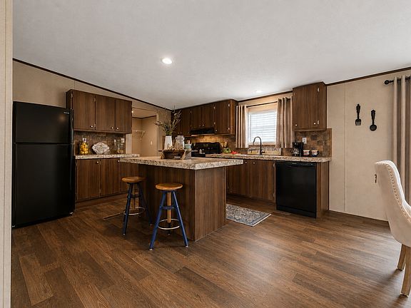 5th image of 139 Lark Meadow Dr