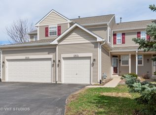 2821 White Thorn Cir, Naperville, IL 60564