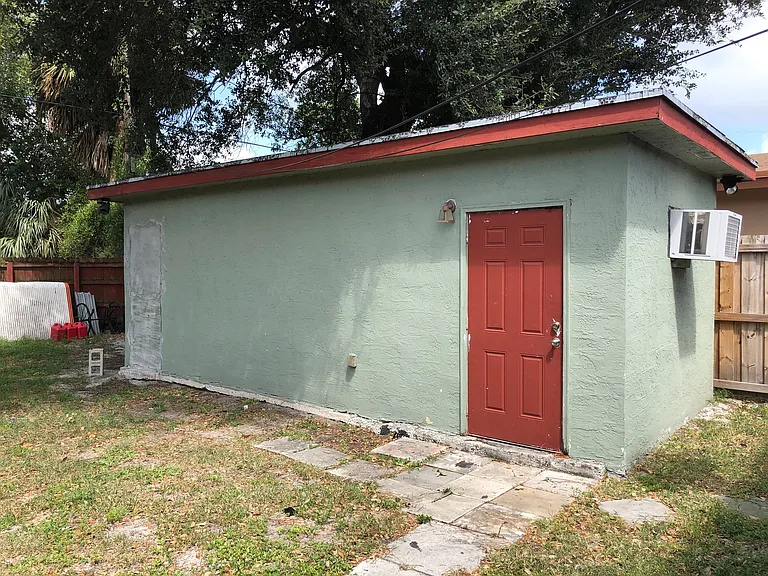 2211 NW 6th Ct — Photo 9
