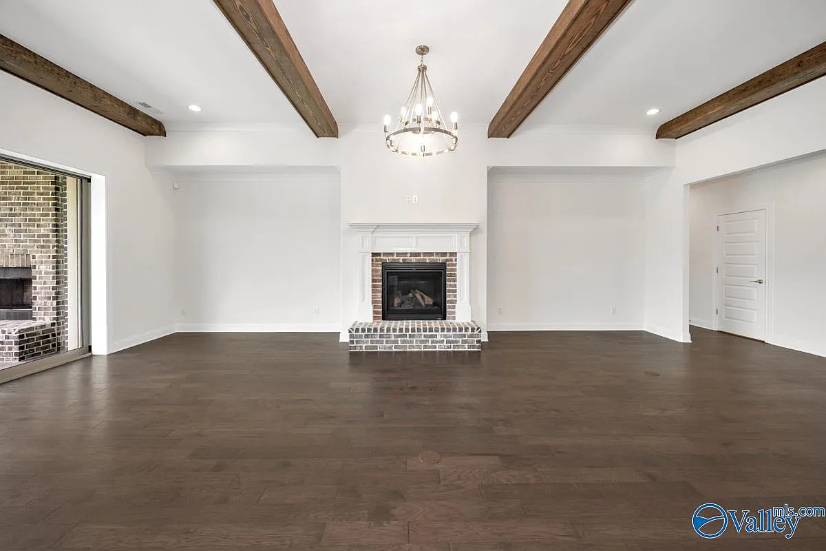 3 bed, 3.5 bath, 3209 sqft, $3,600 — Photo 4