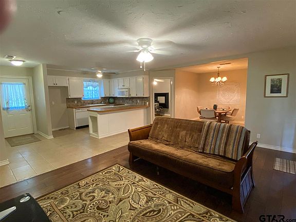5th image of 310 Hillcreek Dr