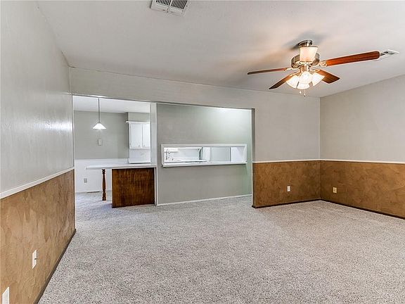 4th image of 4767 Woodview Dr