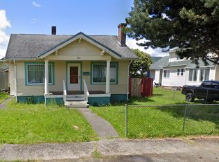 308 13th St, Raymond, WA 98577