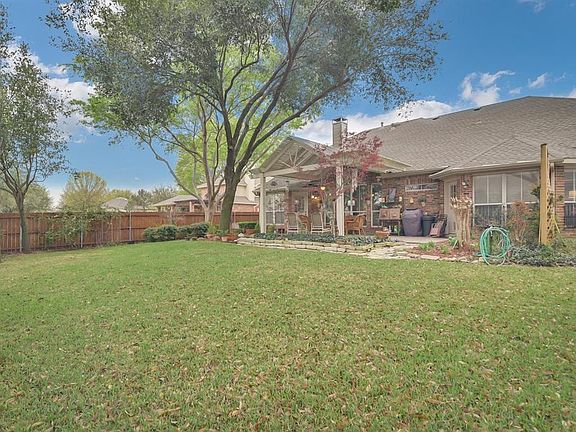 3rd image of 6319 Branch Hollow Ln