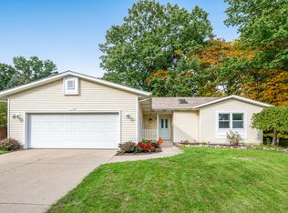 187 Glen Eagle Dr NE, Rockford, MI