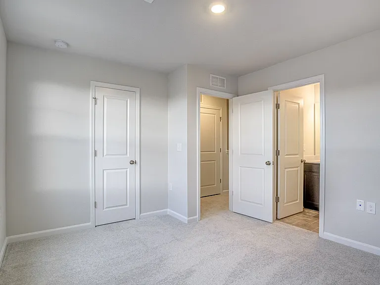 2437 Kasota Ln — Photo 34