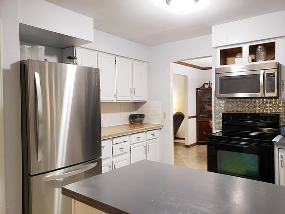5th image of 8756 Westwood Ln