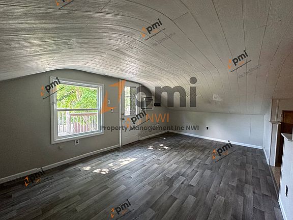 4th image of 224 S Main St