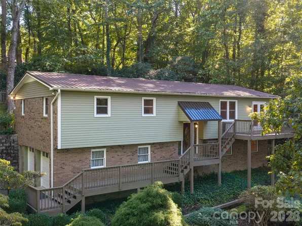 172 Long John Dr, Hendersonville, NC 28791
