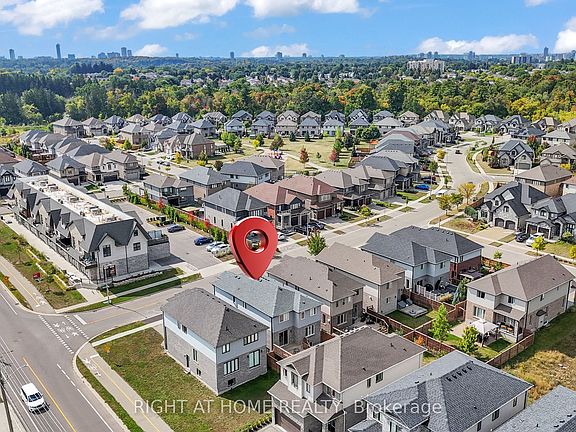 4th image of 321 Carriage Way