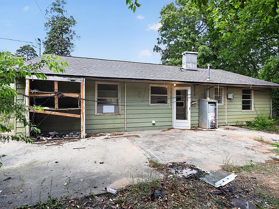 3rd image of 753 Vincent Ave NE