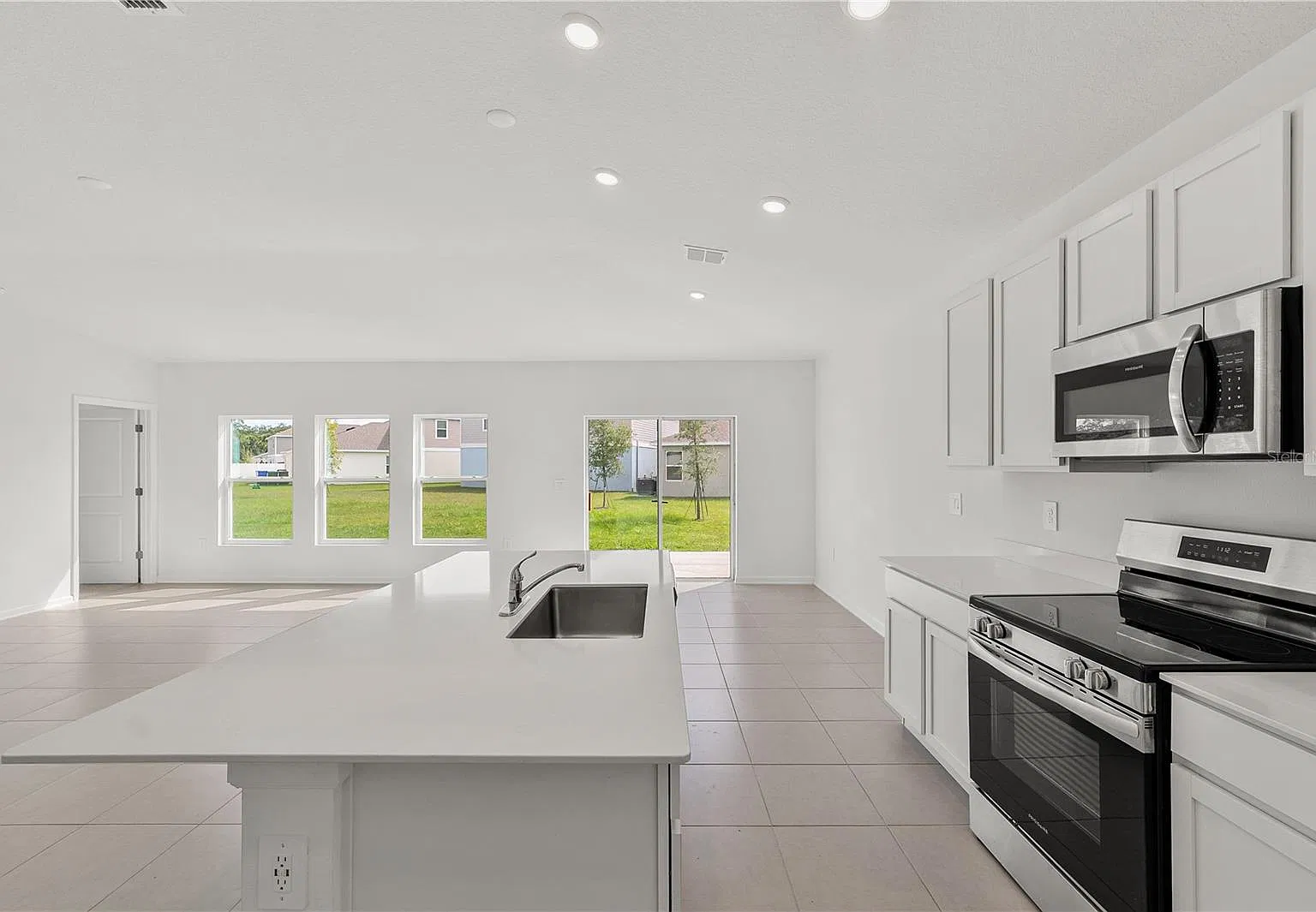 4 bed, 1936 sqft, $2,600 — Photo 4
