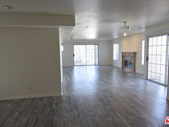 4th image of 9812 Vidor Dr APT 202