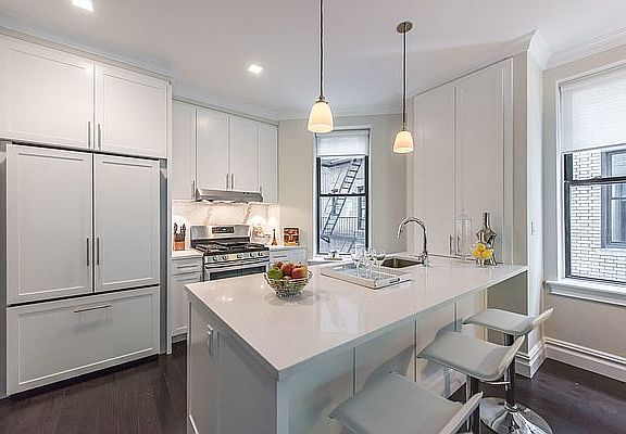 4th image of 526 W 111th St APT 4B