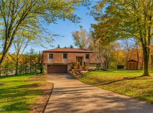 1513 Meadow Sq NE, Bolivar, OH 44612