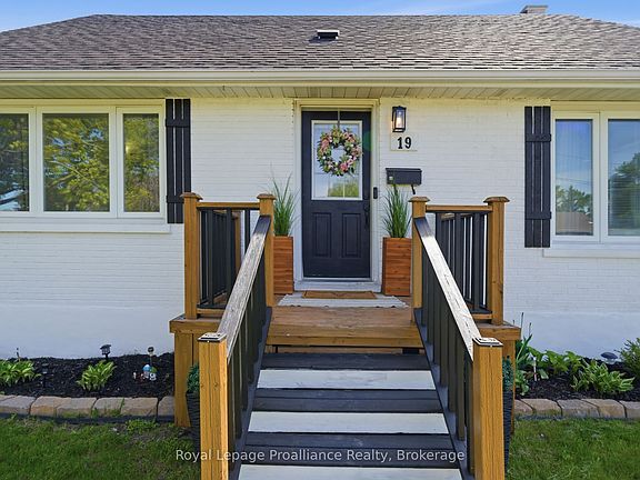 5th image of 19 Coleman Dr
