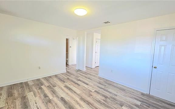3rd image of 115 Park Dr #A