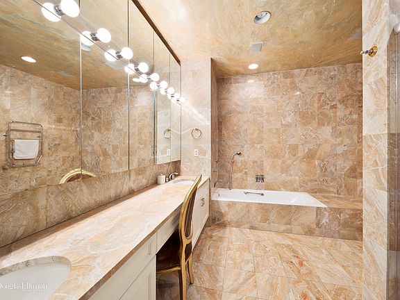 5th image of 200 E 65th St APT 30W
