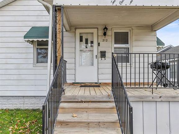 3rd image of 212 Josephine Ave