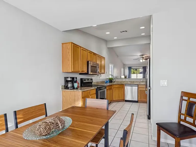 2821 N 107th Dr — Photo 10