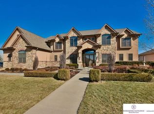 907 N 190th St, Elkhorn, NE 68022