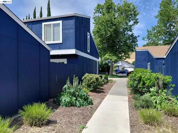 9 El Capitan Ln, Antioch, CA 94509