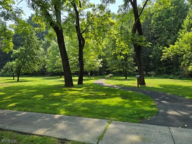 1041 Ridge St #B45 — Photo 13