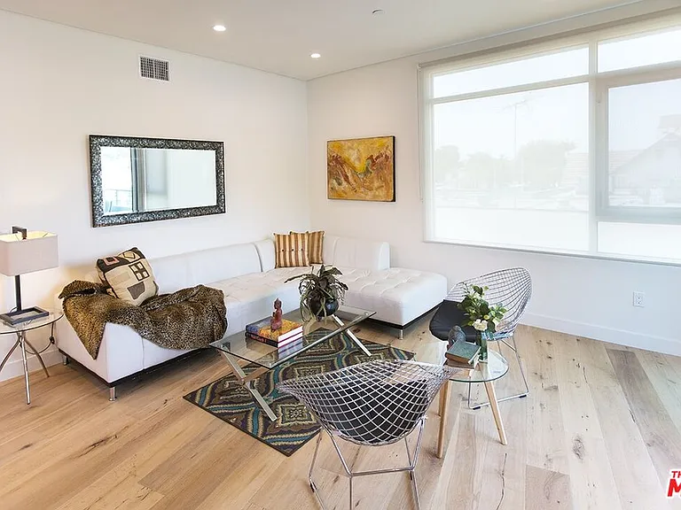 938 S Orange Grove Ave #405 — Photo 4