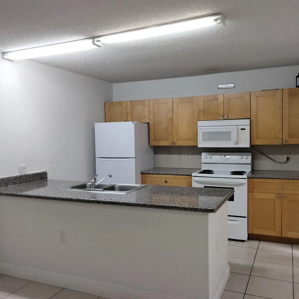 2 bed, 1318 sqft, $2,225 — Photo 3