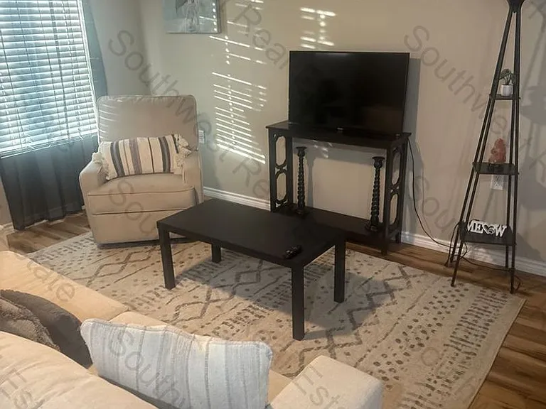3116 Westminster Dr — Photo 4
