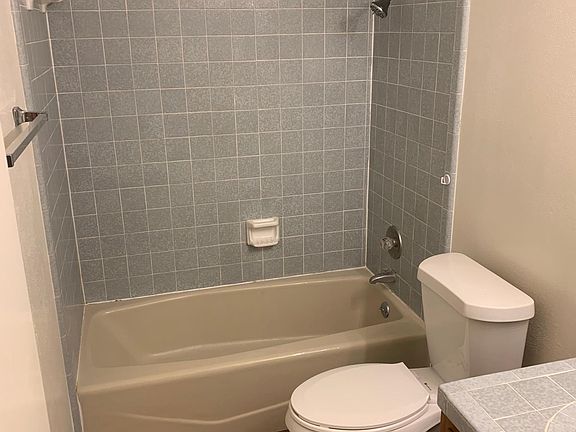 4th image of 198 West St #B